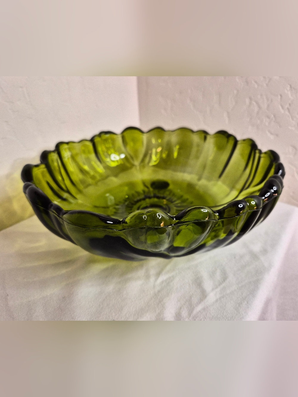 Vintage Indiana Glass Sunflower Pattern Serving Bowl